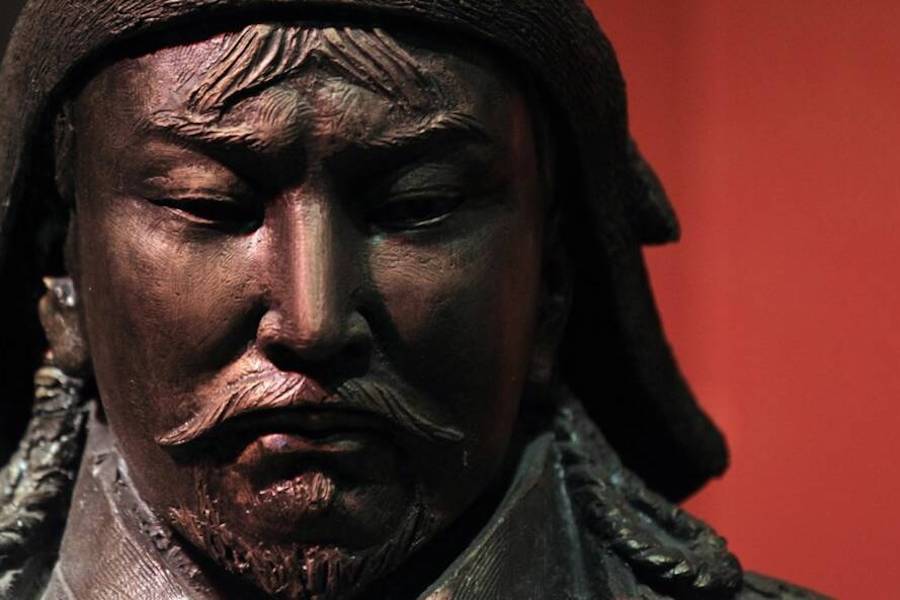 genghis-khan-statue-in-bronze Quem foi Gengis Khan: História, Conquistas e Curiosidades