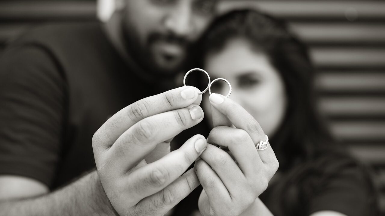 pre-wedding-photoshoot-7032116_1280-edited Existe Amor à Primeira Vista? O Que a Ciência Diz Sobre Atração Instantânea